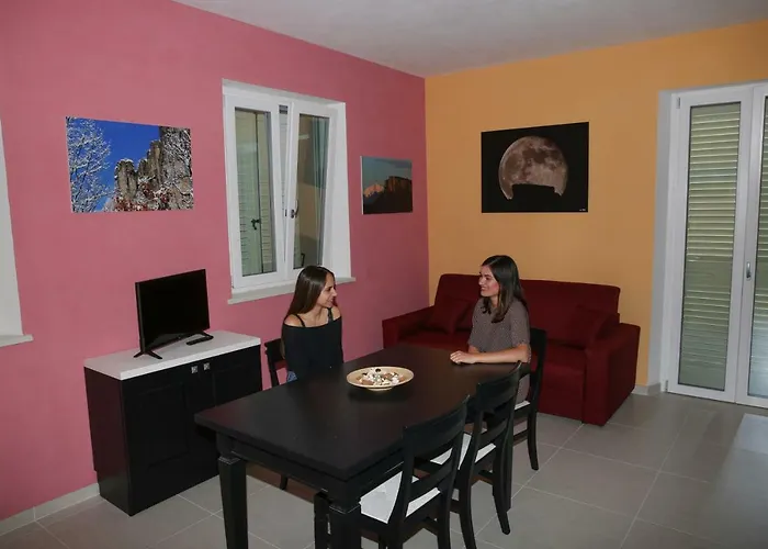Aparthotel Castelnovo 4*
